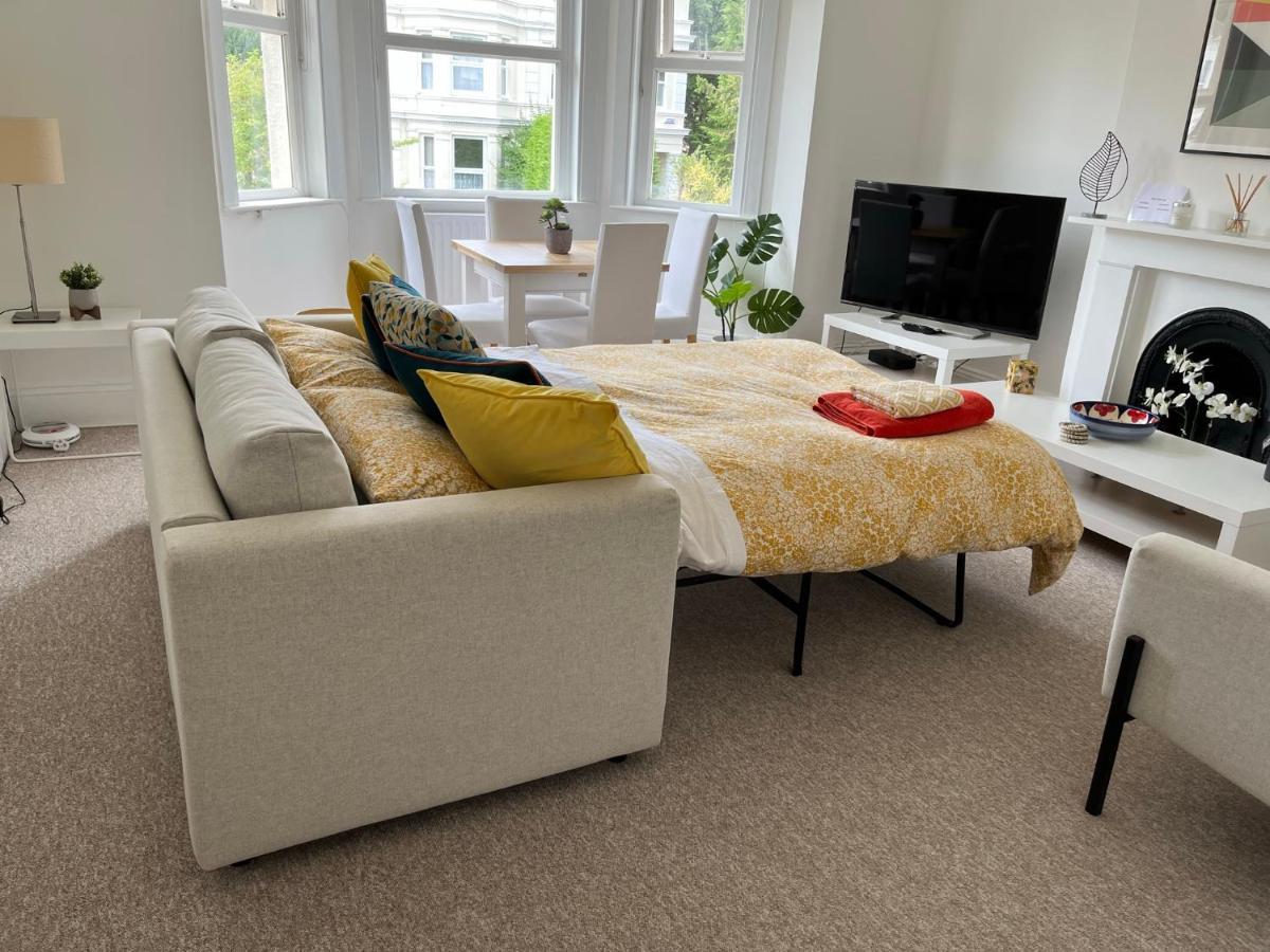 Tree Tops Apartment In Tunbridge Wells Buitenkant foto