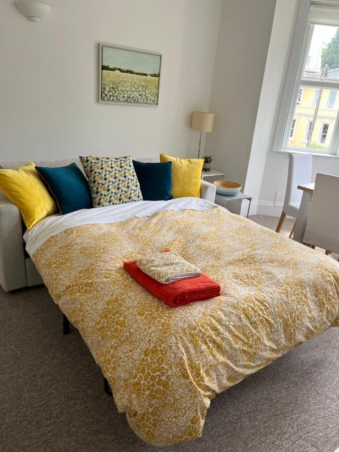 Tree Tops Apartment In Tunbridge Wells Buitenkant foto