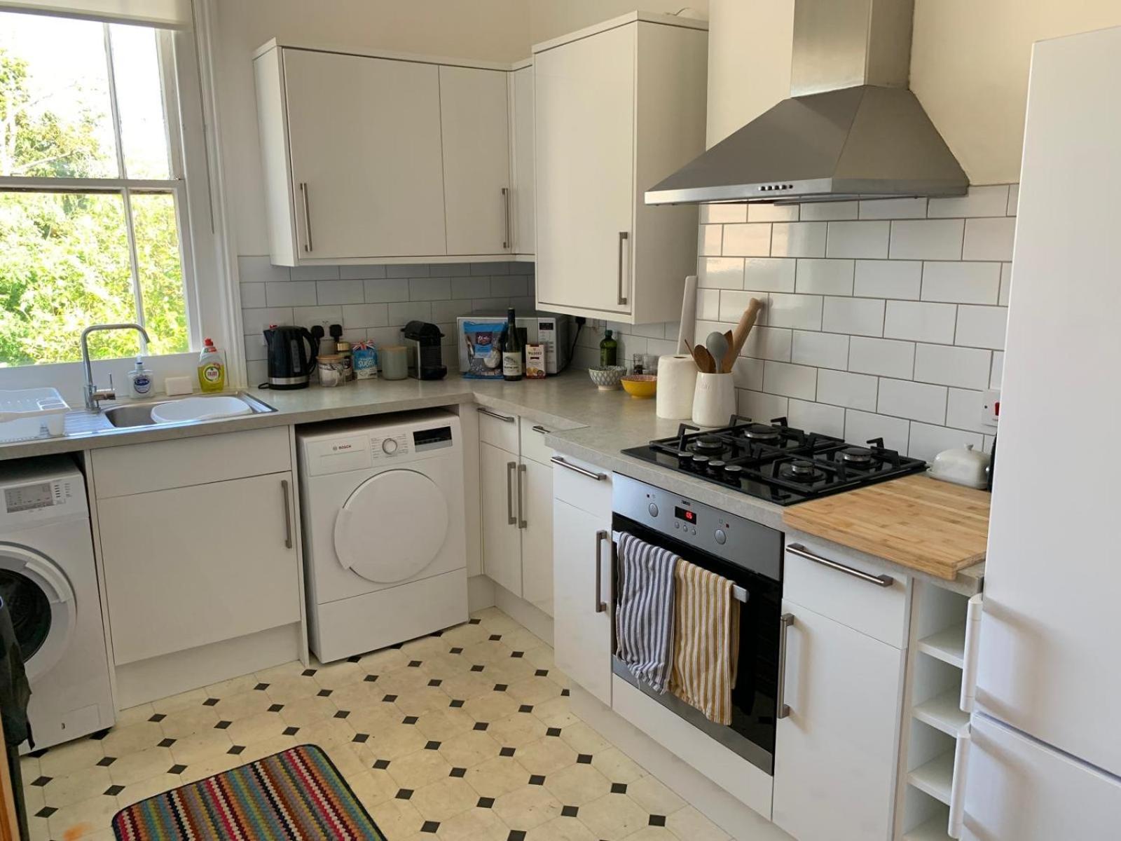 Tree Tops Apartment In Tunbridge Wells Buitenkant foto