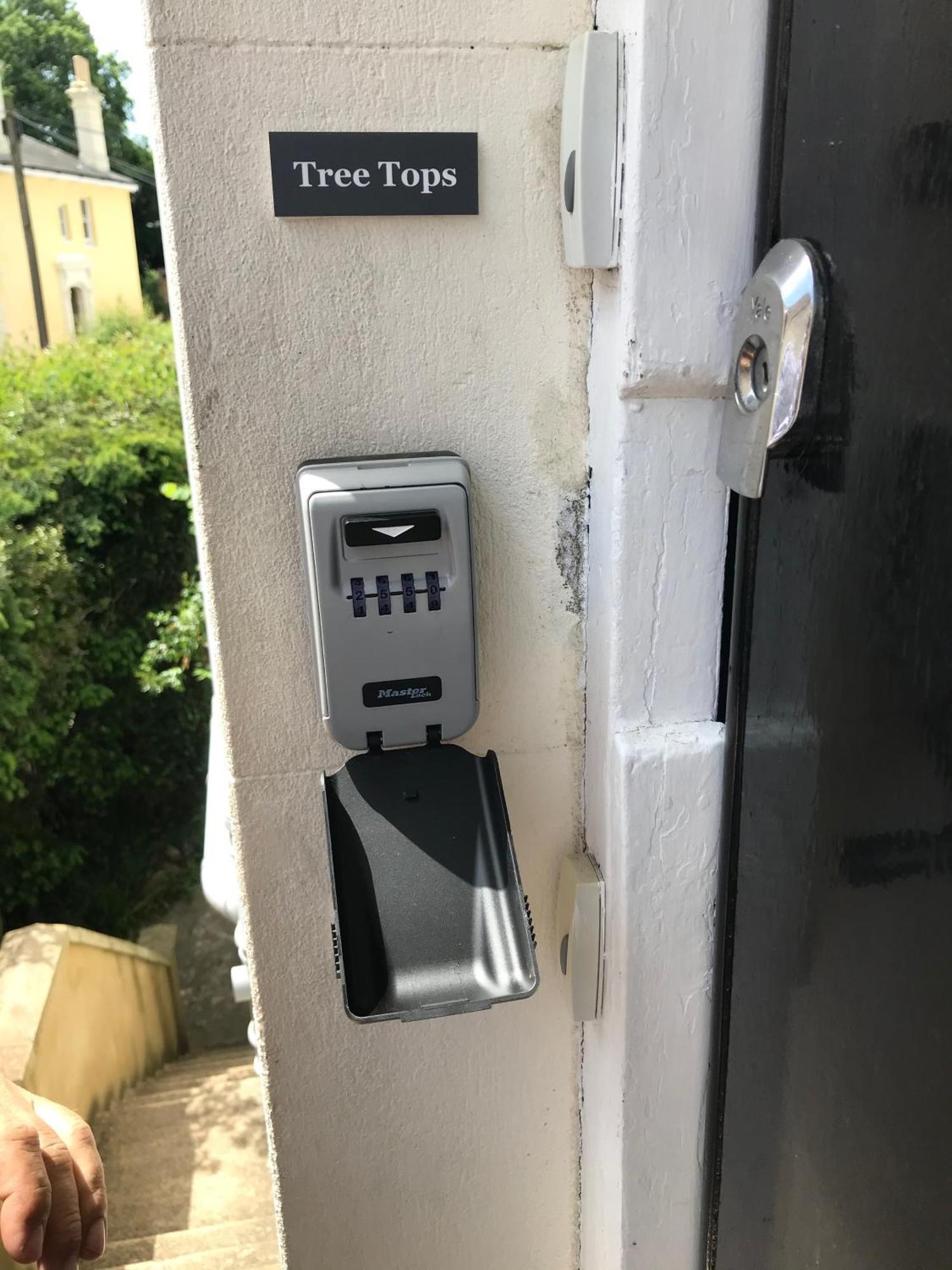 Tree Tops Apartment In Tunbridge Wells Buitenkant foto